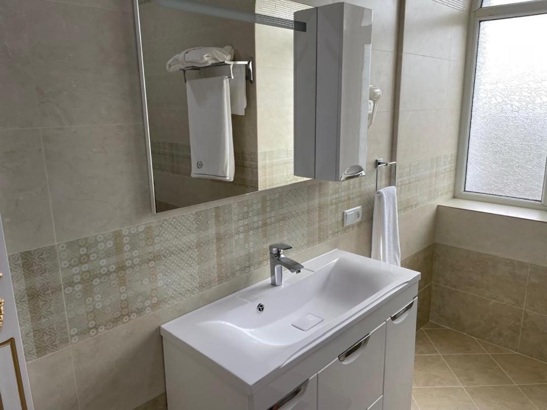 Sipehr Hotel Chkalovsk Dış mekan fotoğraf